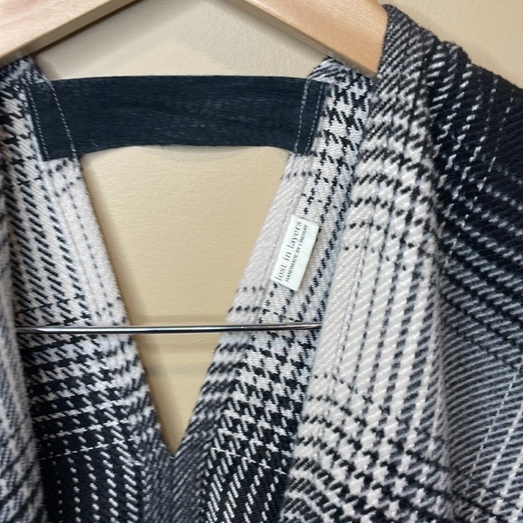 Handmade “Lost in Layers” Flannel Poncho - Picture 3 of 7